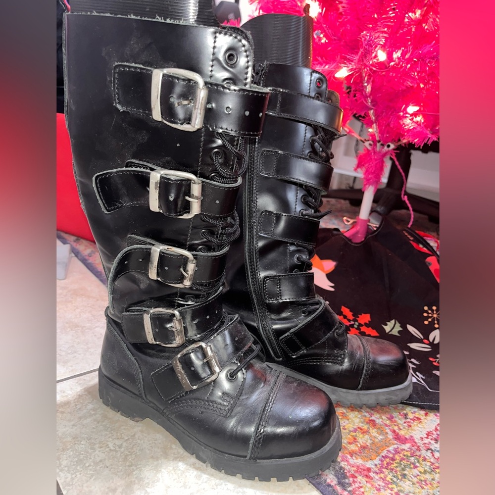 Size 39 NEVERMIND STEEL TOE BUCKLE GOTH BOOTS BLACK